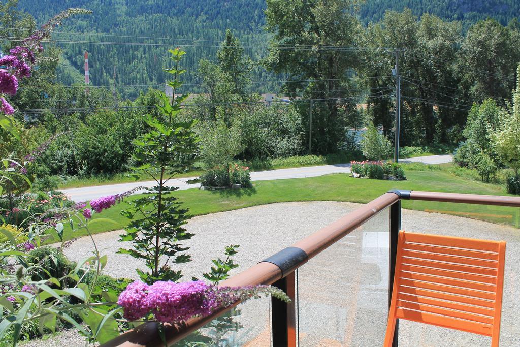 Windborne Bed & Breakfast Castlegar Room photo