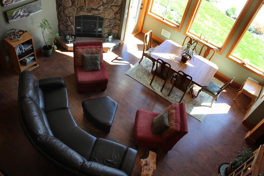 Windborne Bed & Breakfast Castlegar Exterior photo